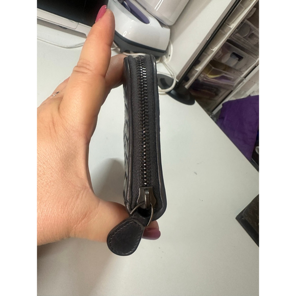 Women's Bottega Veneta Black Intrecciato Leather Zip-Around Wallet One Size - Picture 4 of 6